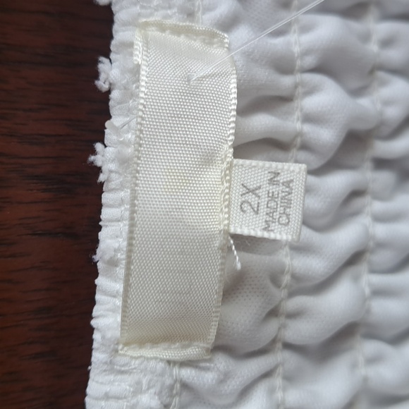 Ultra Flirt Womans Size 2X White Swiss Dot Smocked Tiered V Neck Summer Dress - Picture 2 of 5